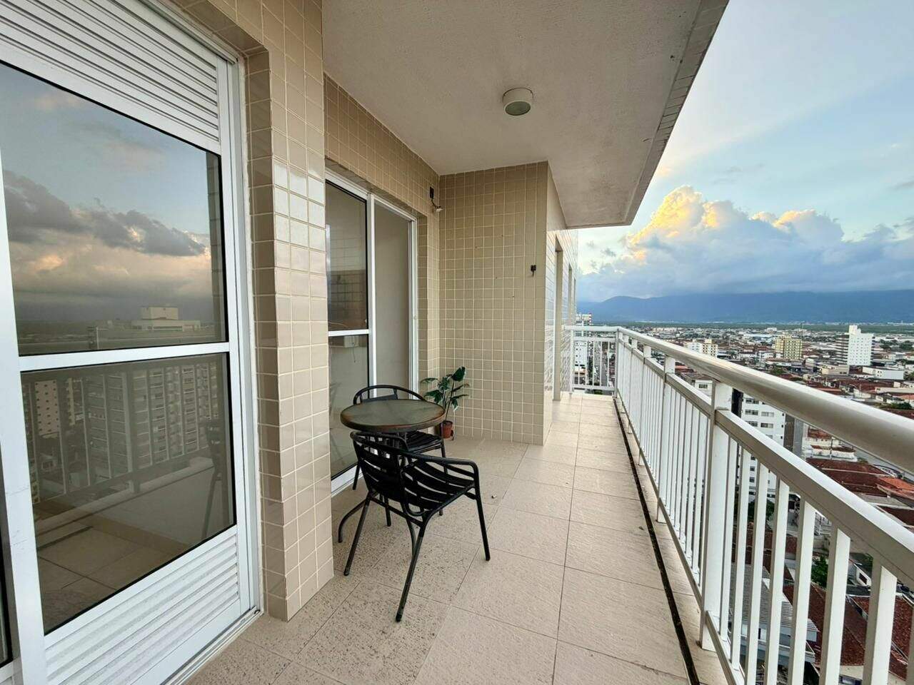 Apartamento à venda no Ocian: 