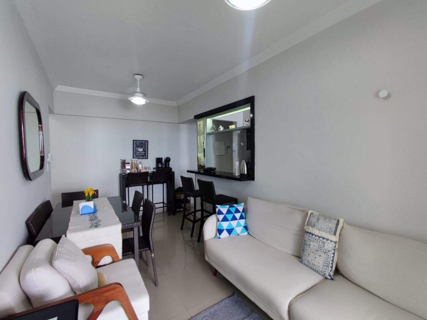 Apartamento à venda no Solemar: 