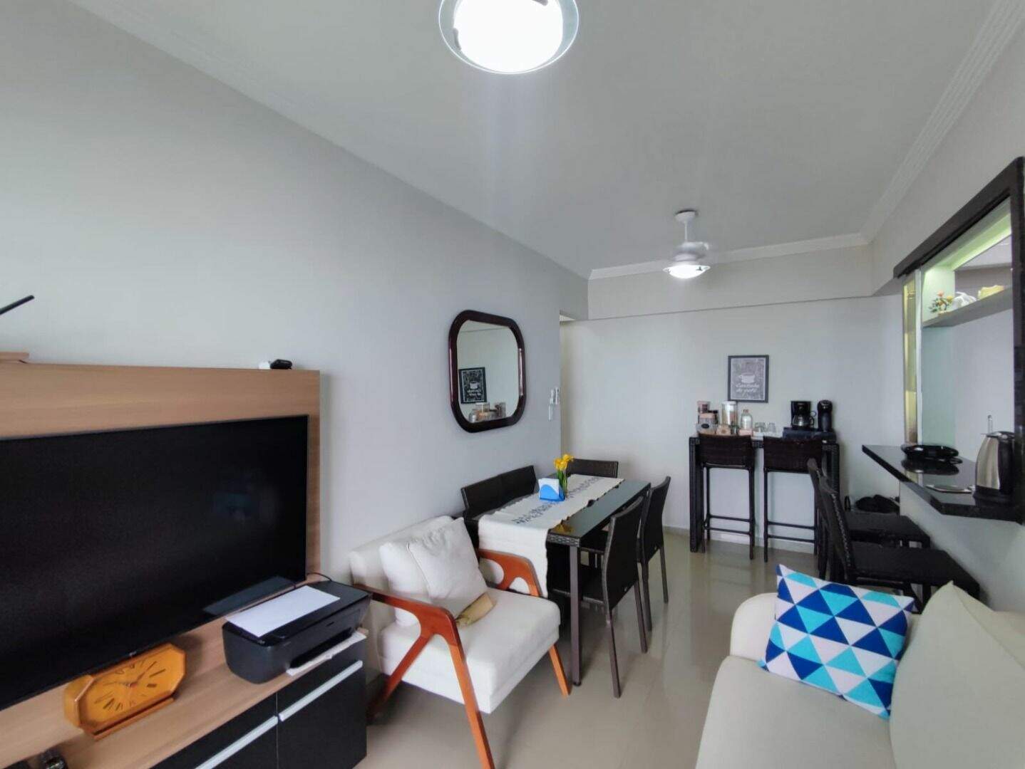 Apartamento à venda no Solemar: 