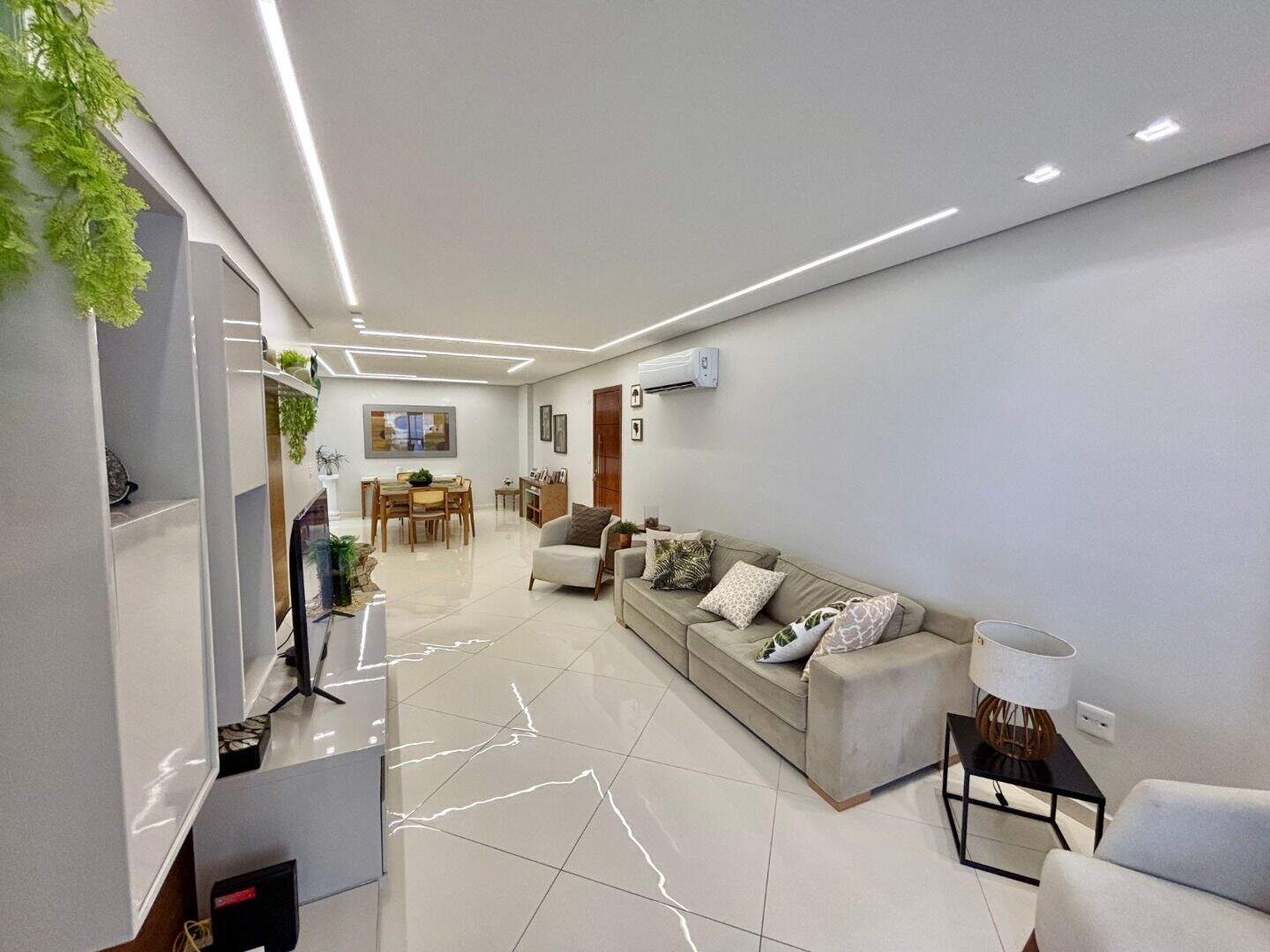 Apartamento à venda no Canto do Forte: 