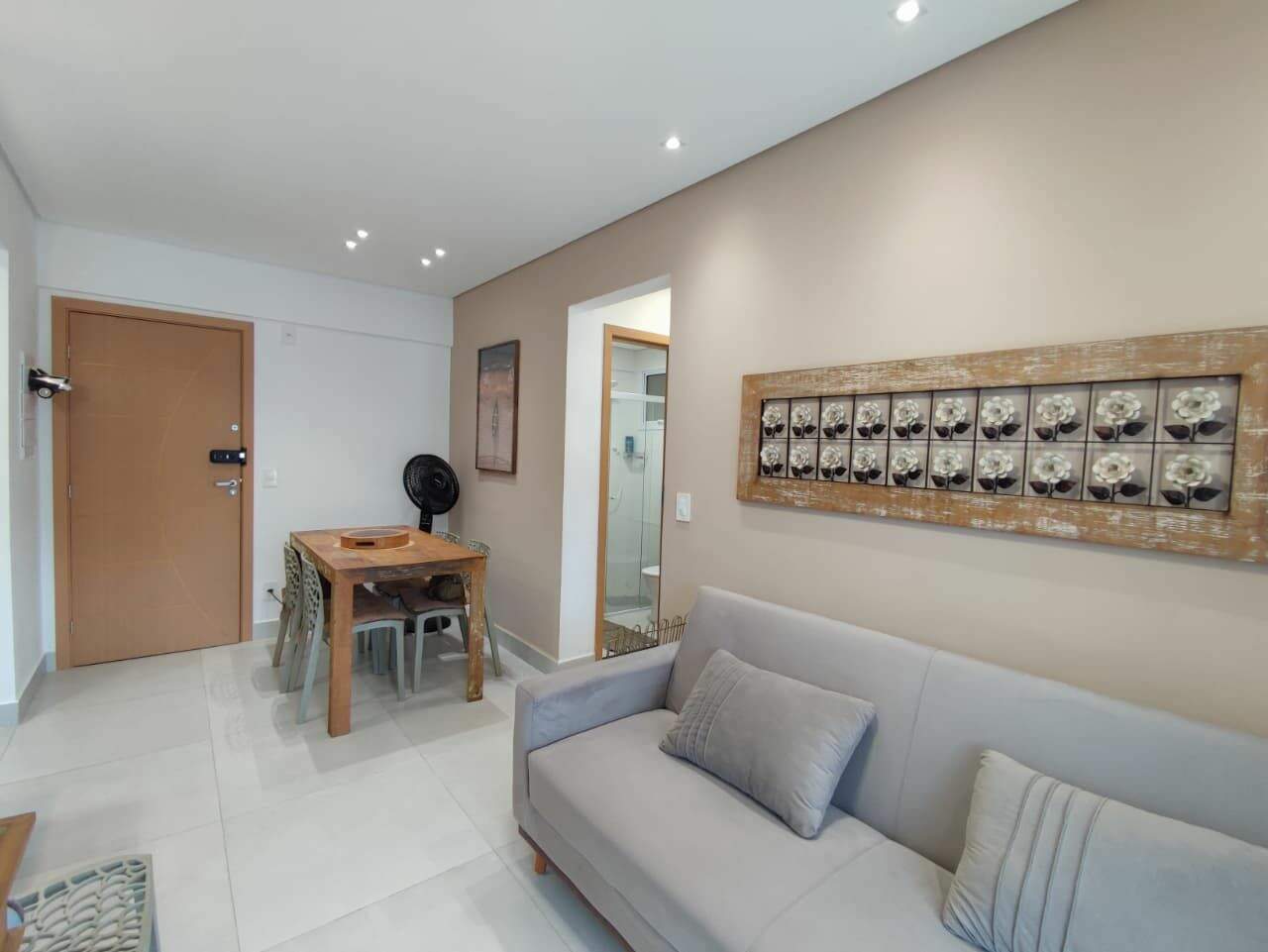 Apartamento à venda no Solemar: 