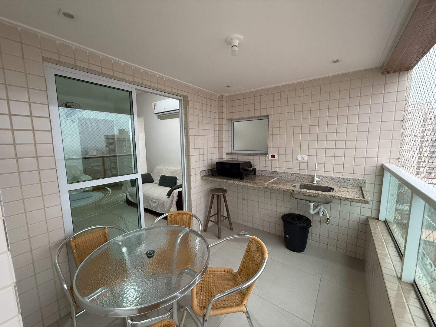 Apartamento à venda no Tupi: 