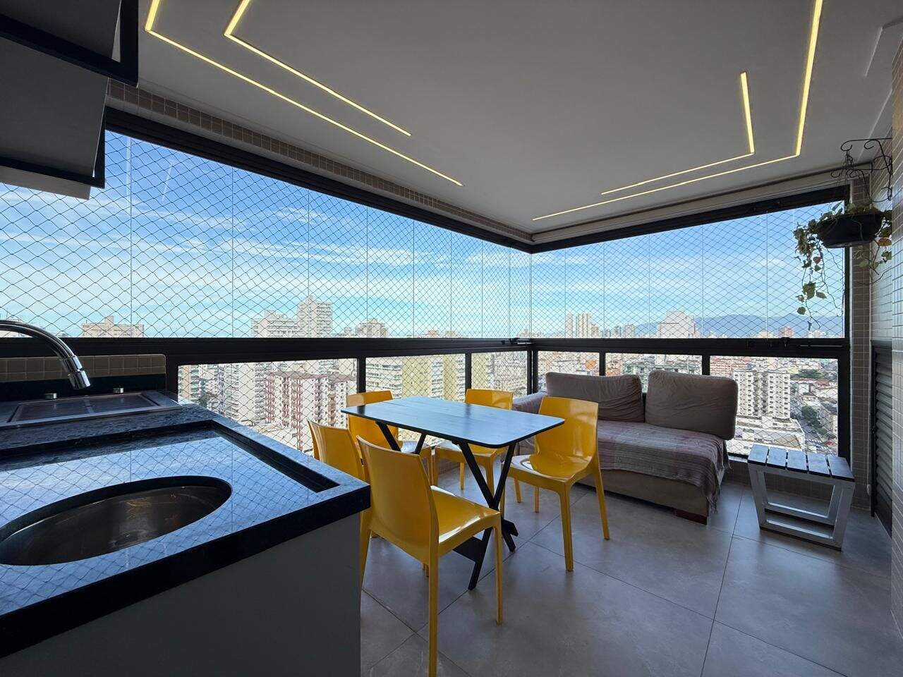 Apartamento à venda no Canto do Forte: 