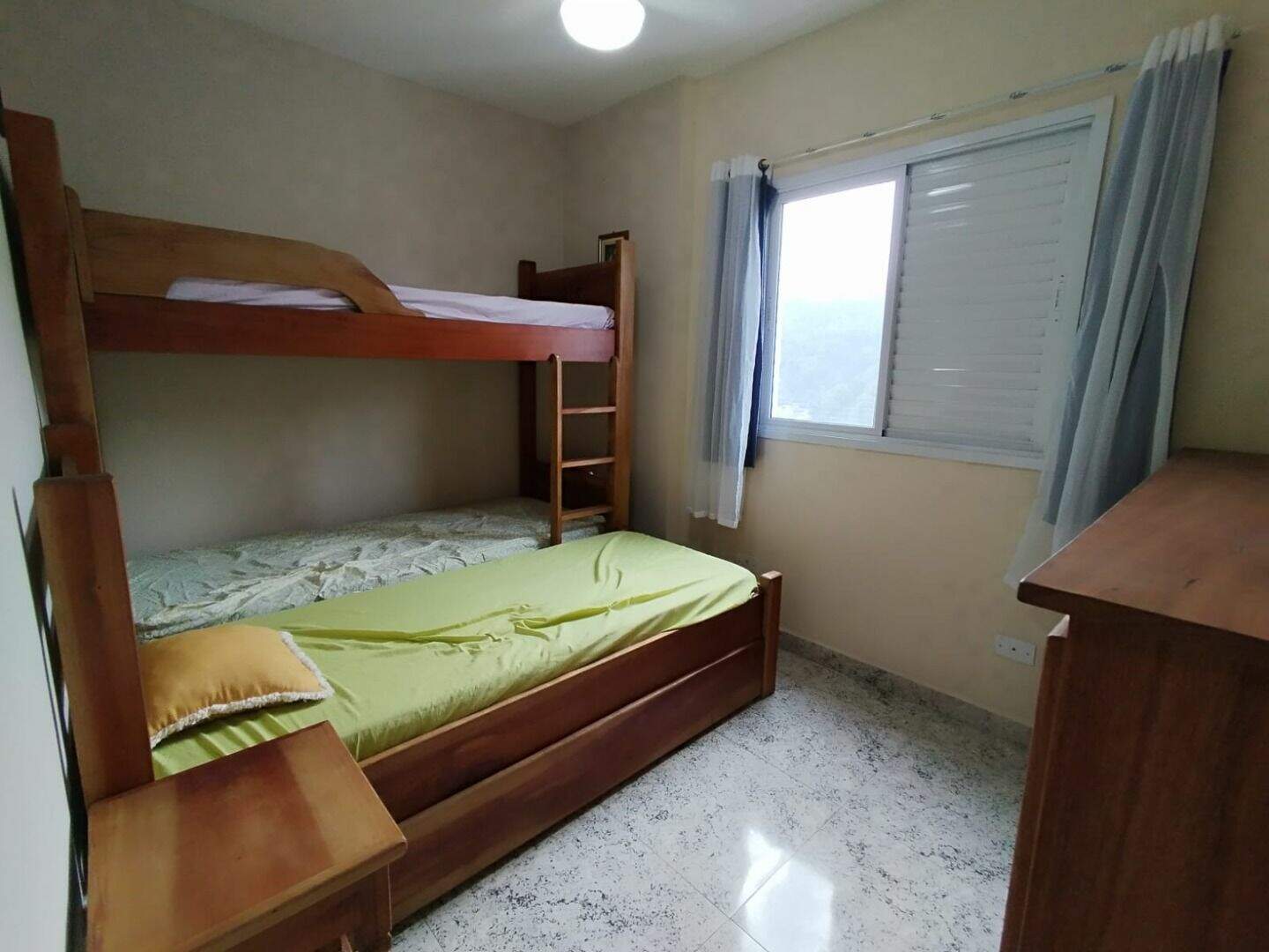 Apartamento à venda no Solemar: 
