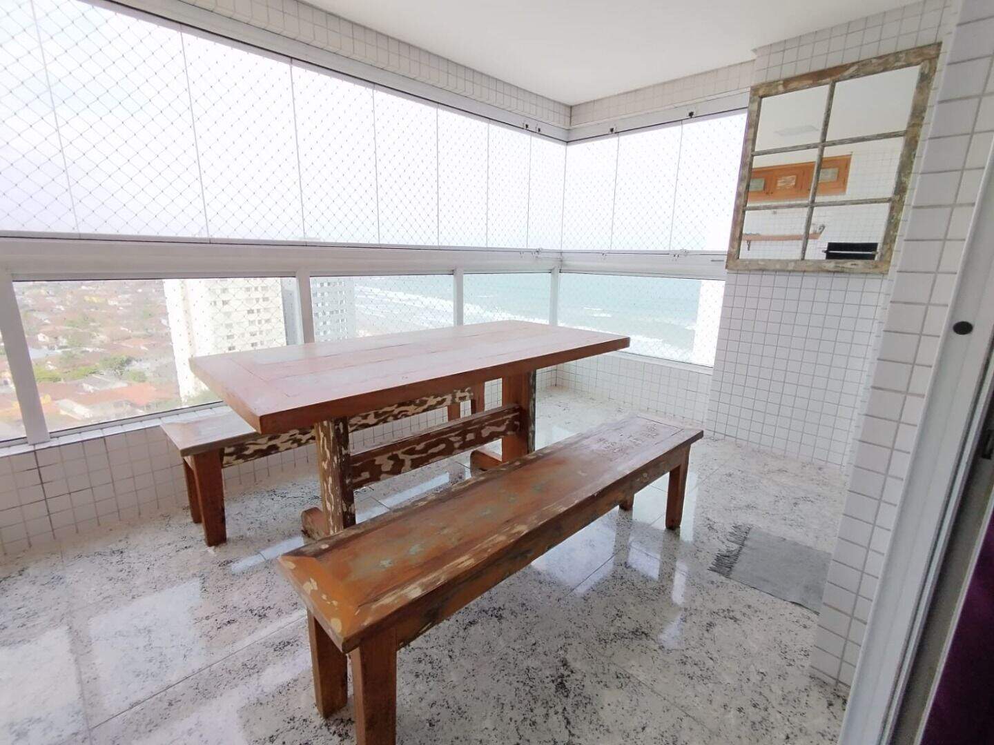 Apartamento à venda no Solemar: 
