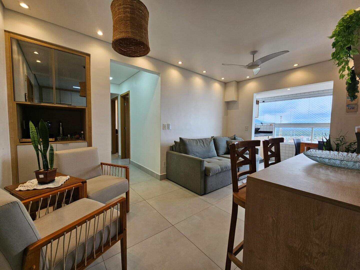Apartamento à venda no Solemar: 