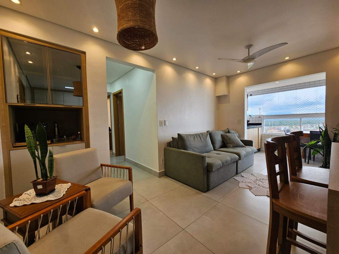 Apartamento à venda no Solemar: 