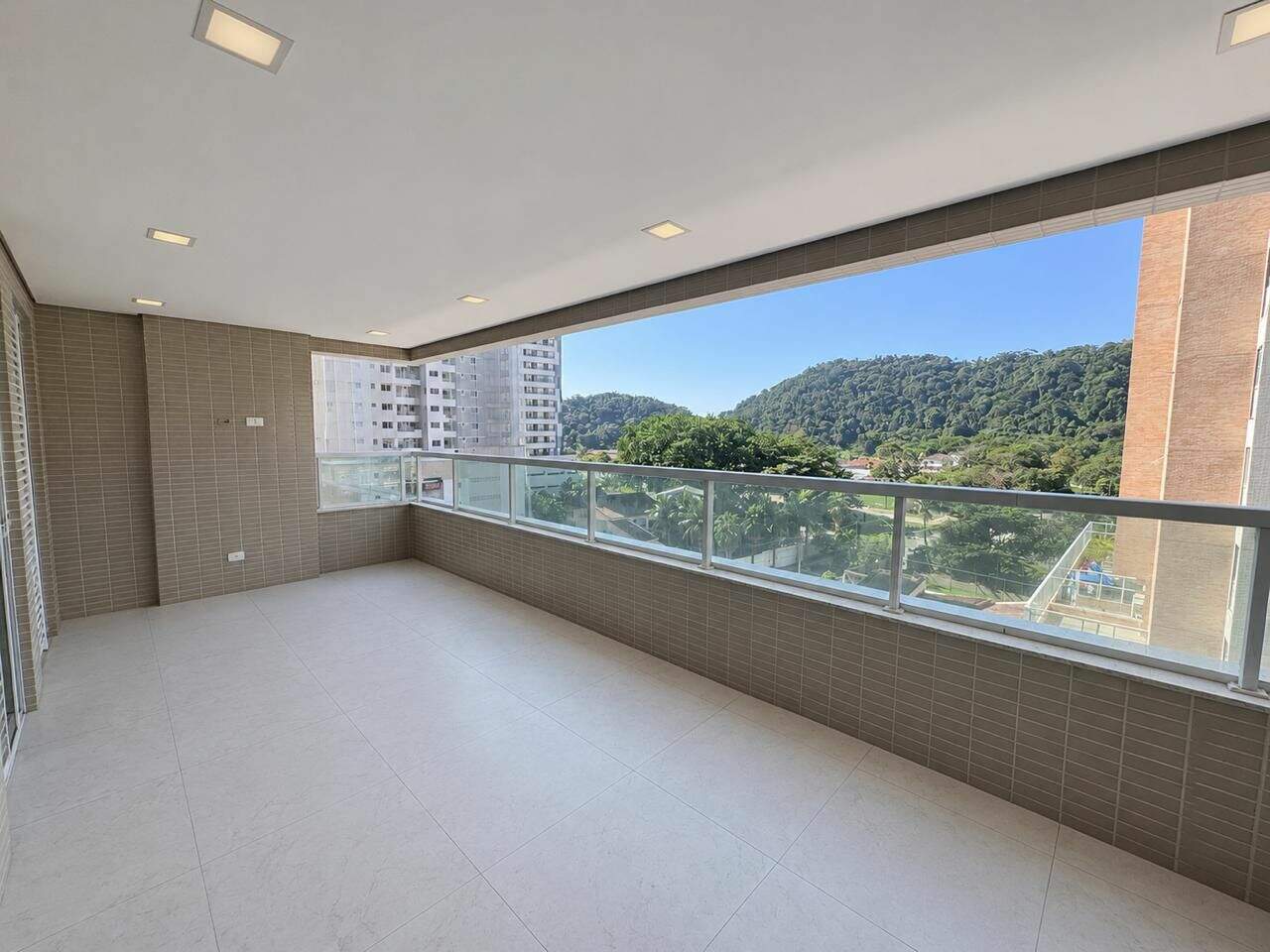 Apartamento à venda no Canto do Forte: 
