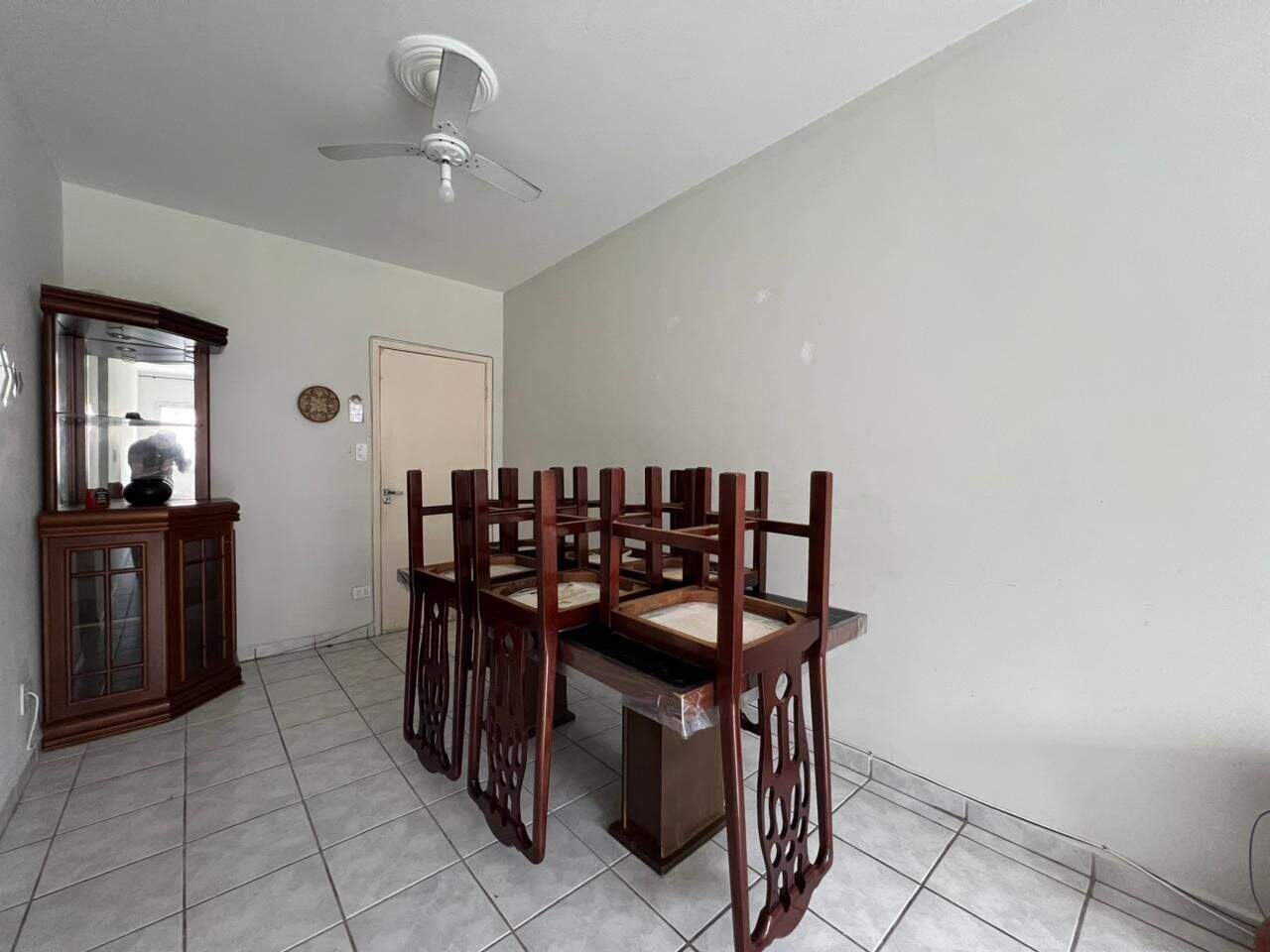 Apartamento à venda no Solemar: 