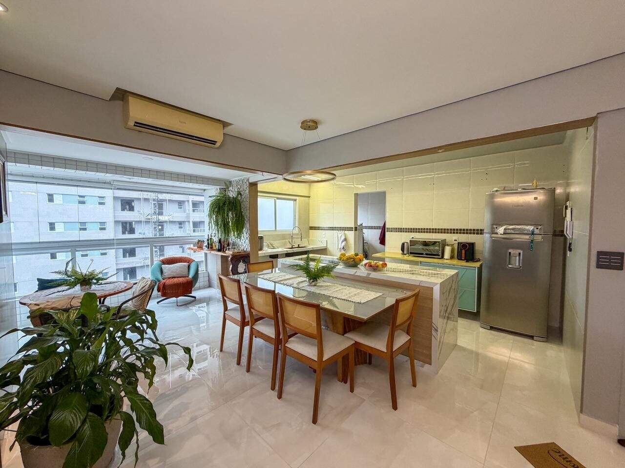 Apartamento à venda no Canto do Forte: 
