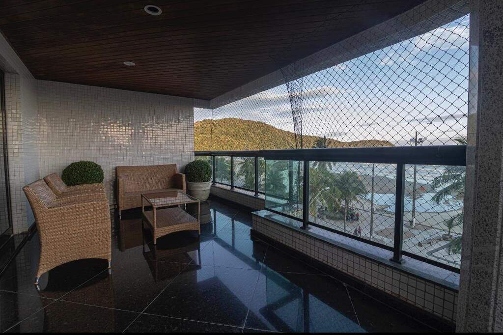 Apartamento à venda no Canto do Forte: 