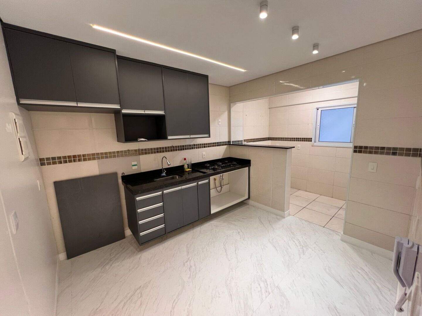 Apartamento à venda no Canto do Forte: 
