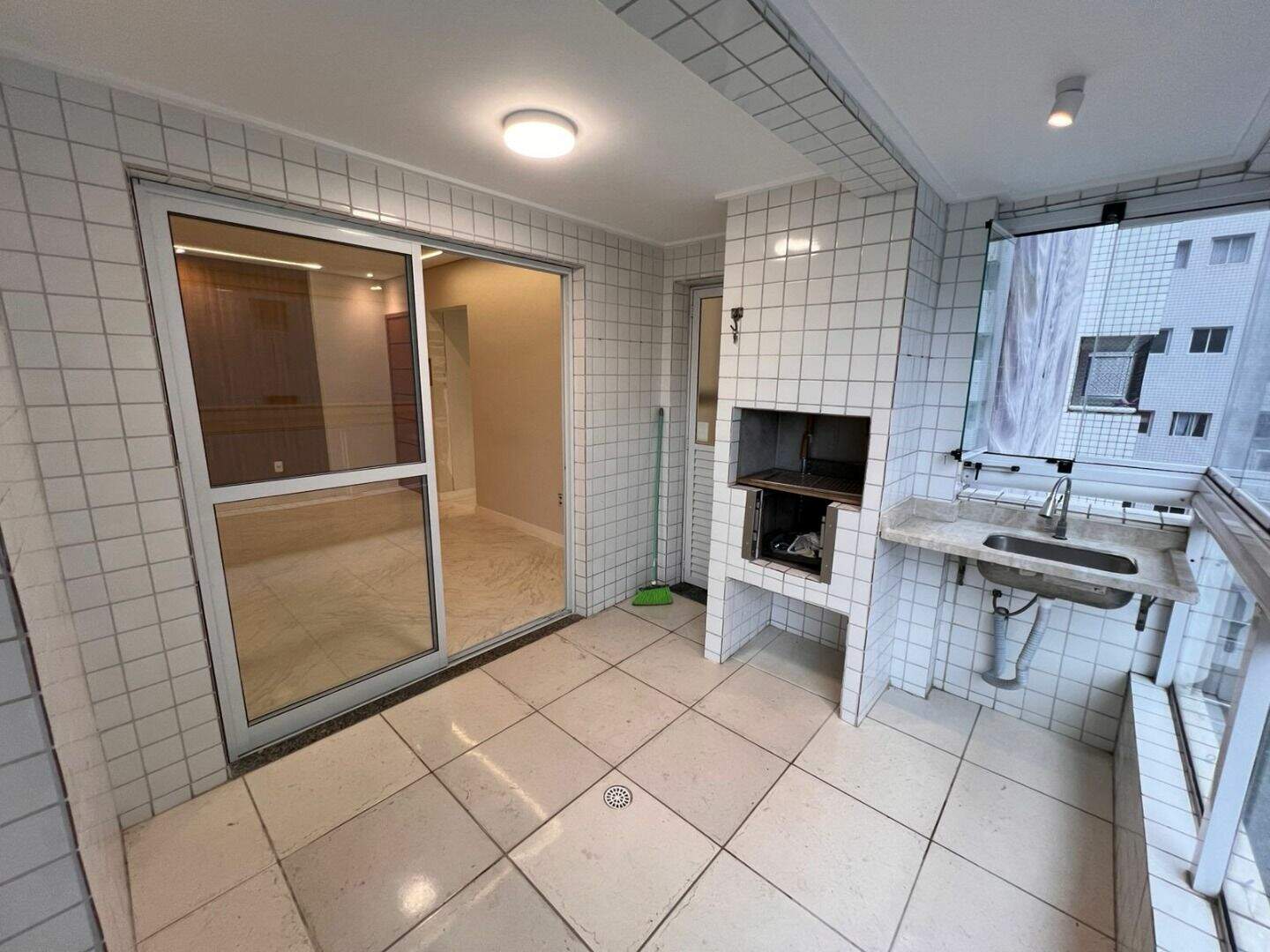 Apartamento à venda no Canto do Forte: 
