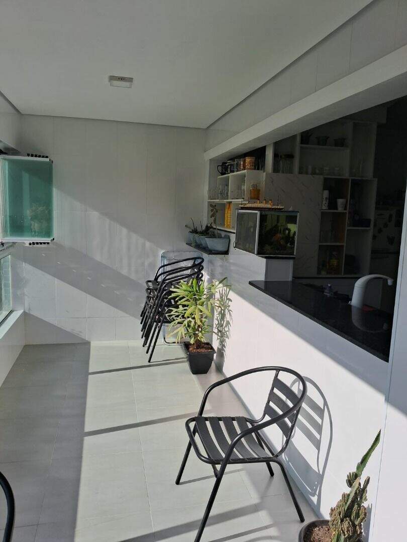 Apartamento à venda no Solemar: 