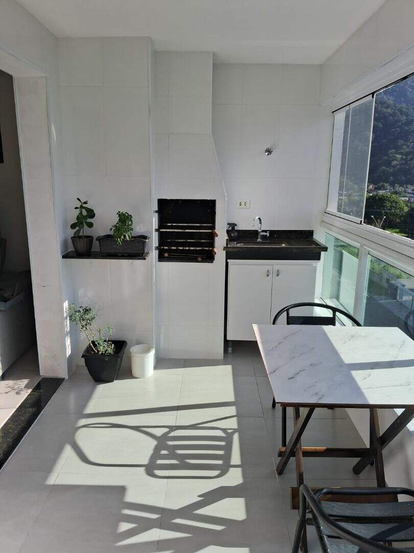 Apartamento à venda no Solemar: 