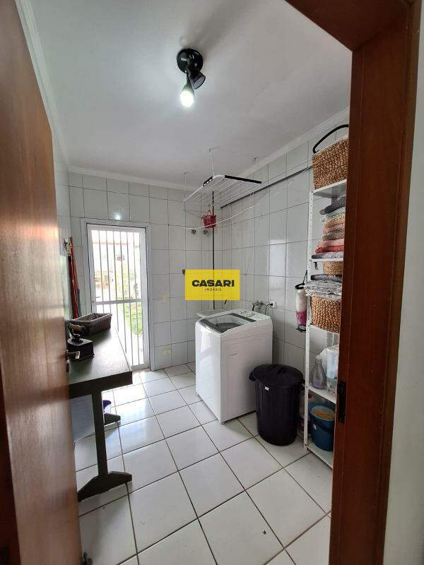 Sobrado para à venda no bairro Nova Petrópolis, São Bernardo do Campo - Casari Imóveis: 