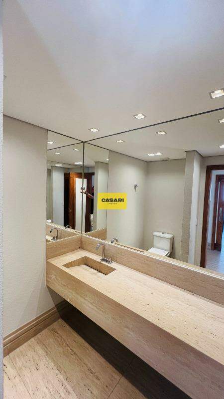 Apartamento para à venda no bairro Jardim do Mar, São Bernardo do Campo - Casari Imóveis: lavabo