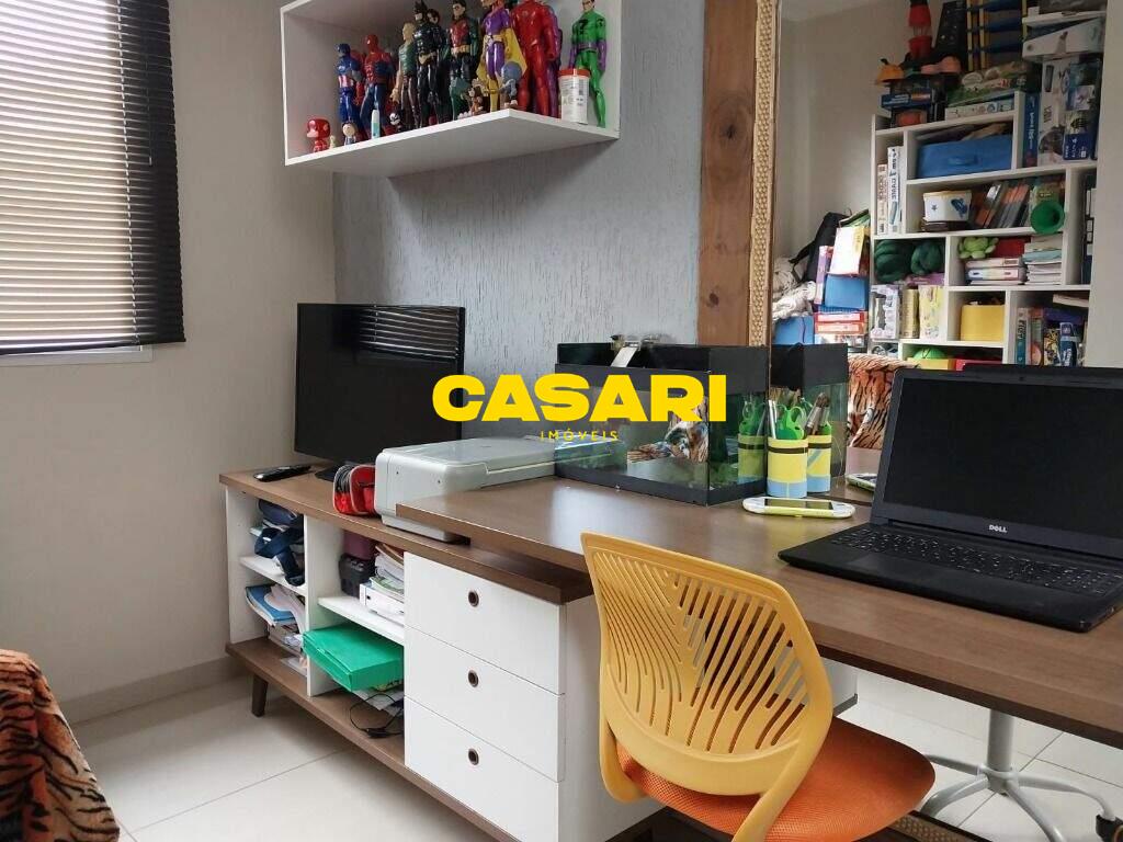 Sobrado para à venda no bairro Jordanópolis, São Bernardo do Campo - Casari Imóveis: 