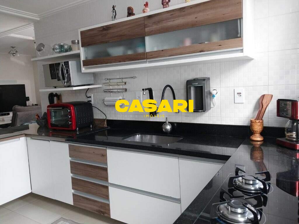 Sobrado para à venda no bairro Jordanópolis, São Bernardo do Campo - Casari Imóveis: 