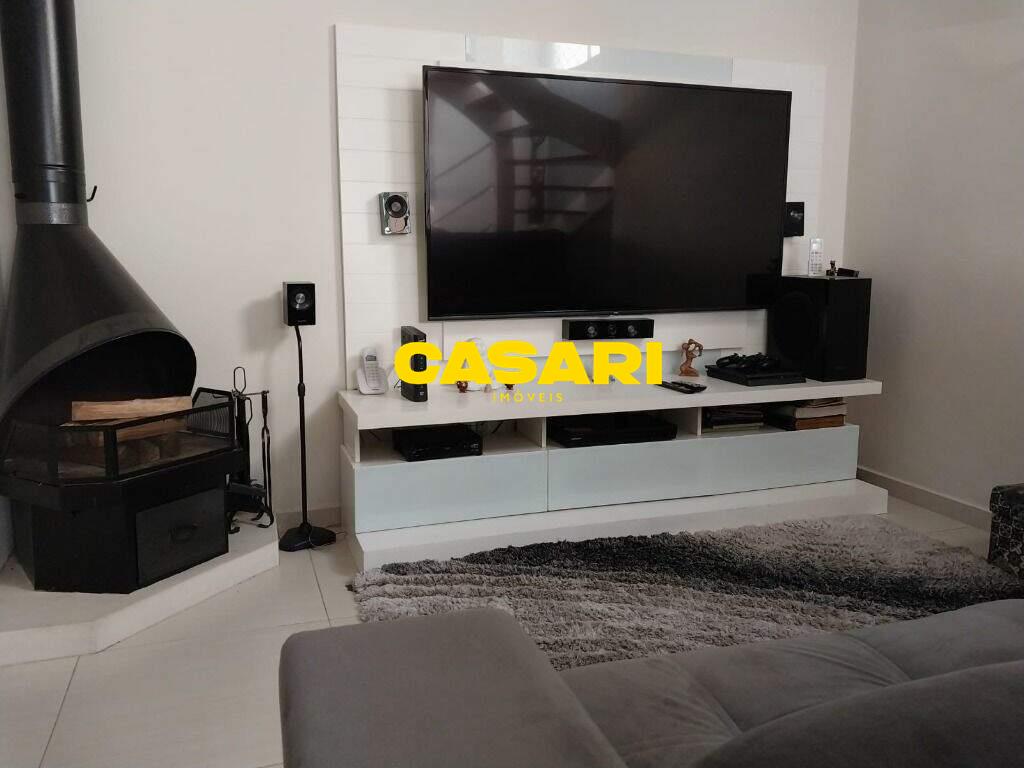 Sobrado para à venda no bairro Jordanópolis, São Bernardo do Campo - Casari Imóveis: 