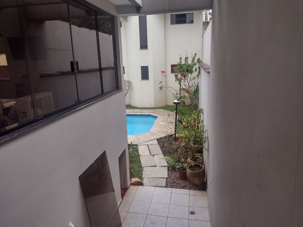 Sobrado para à venda no bairro Chácara Inglesa, São Bernardo do Campo - Casari Imóveis: 