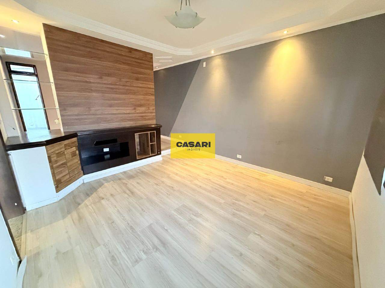 Sobrado para à venda no bairro Nova Petrópolis, São Bernardo do Campo - Casari Imóveis: 