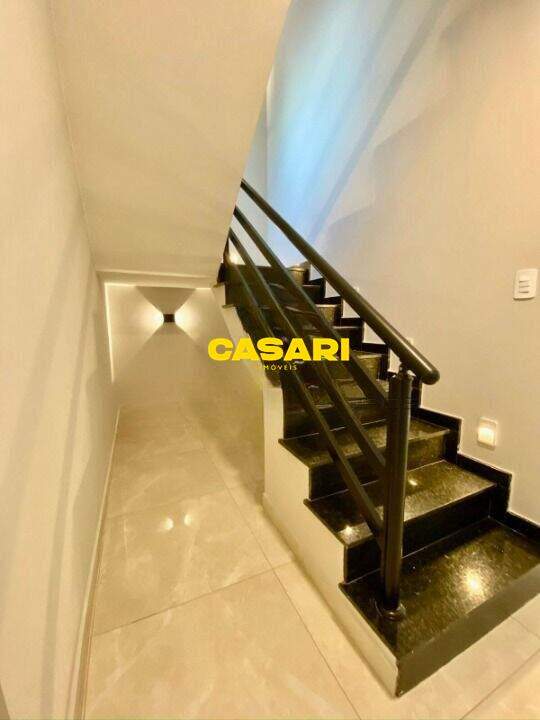 Sobrado à venda no Vila América: 