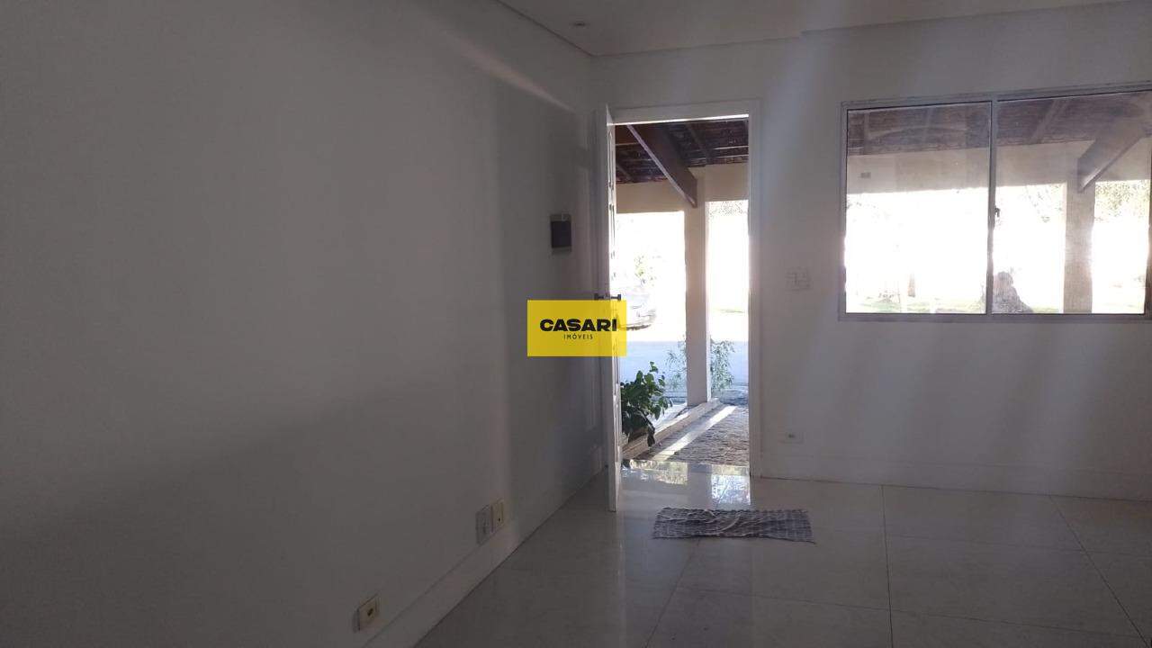 Sobrado para para aluguel no bairro Dos Casa, São Bernardo do Campo - Casari Imóveis: 