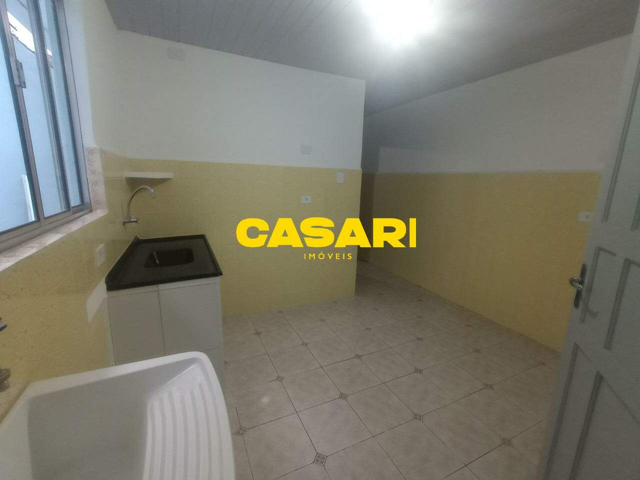 Casa para para aluguel no bairro Dos Casa, São Bernardo do Campo - Casari Imóveis: 