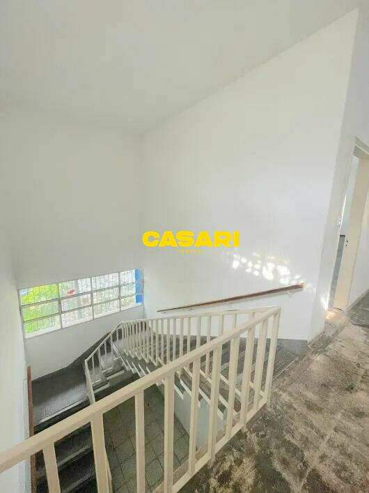 Prédio para aluguel no Rudge Ramos: 