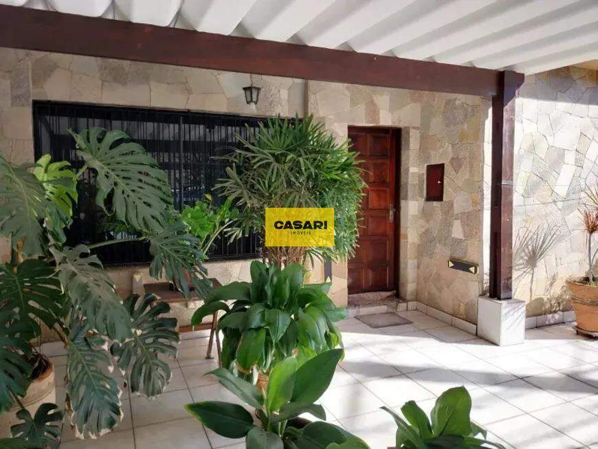 Sobrado à venda no Jardim Hollywood: 