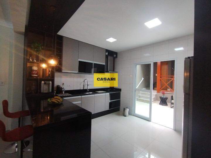 Sobrado para à venda no bairro Santa Terezinha, São Bernardo do Campo - Casari Imóveis: 