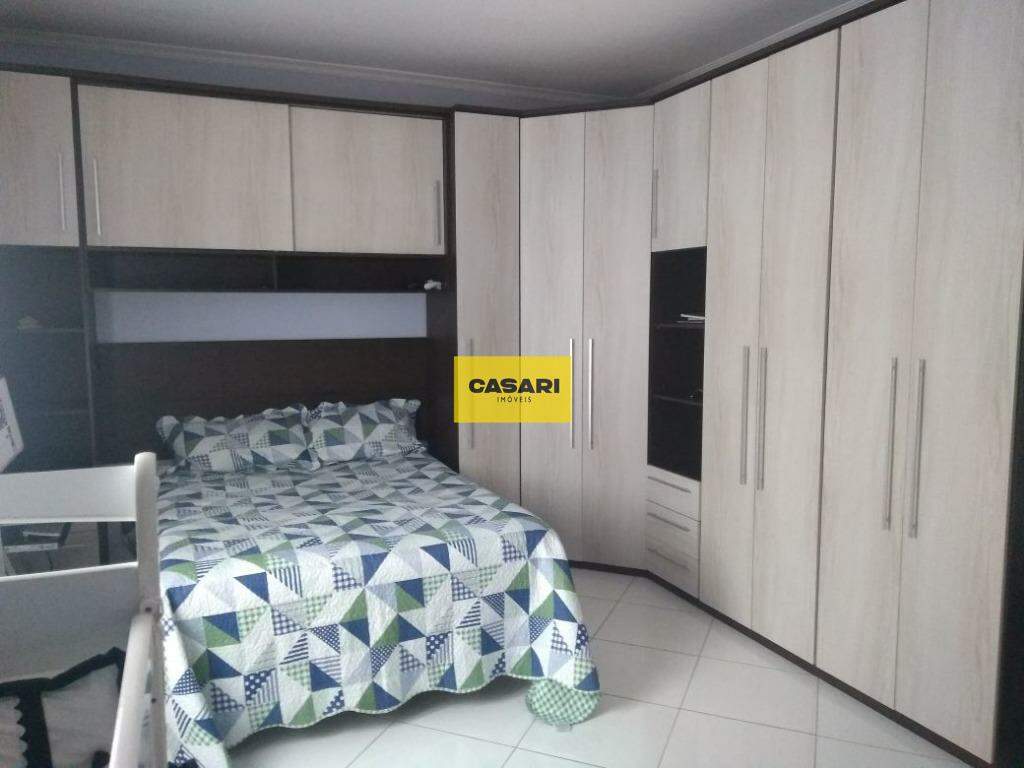 Sobrado à venda com 3 quartos quartos e 219 m² no bairro Jardim Stella, Santo André - Casari Imóveis: 