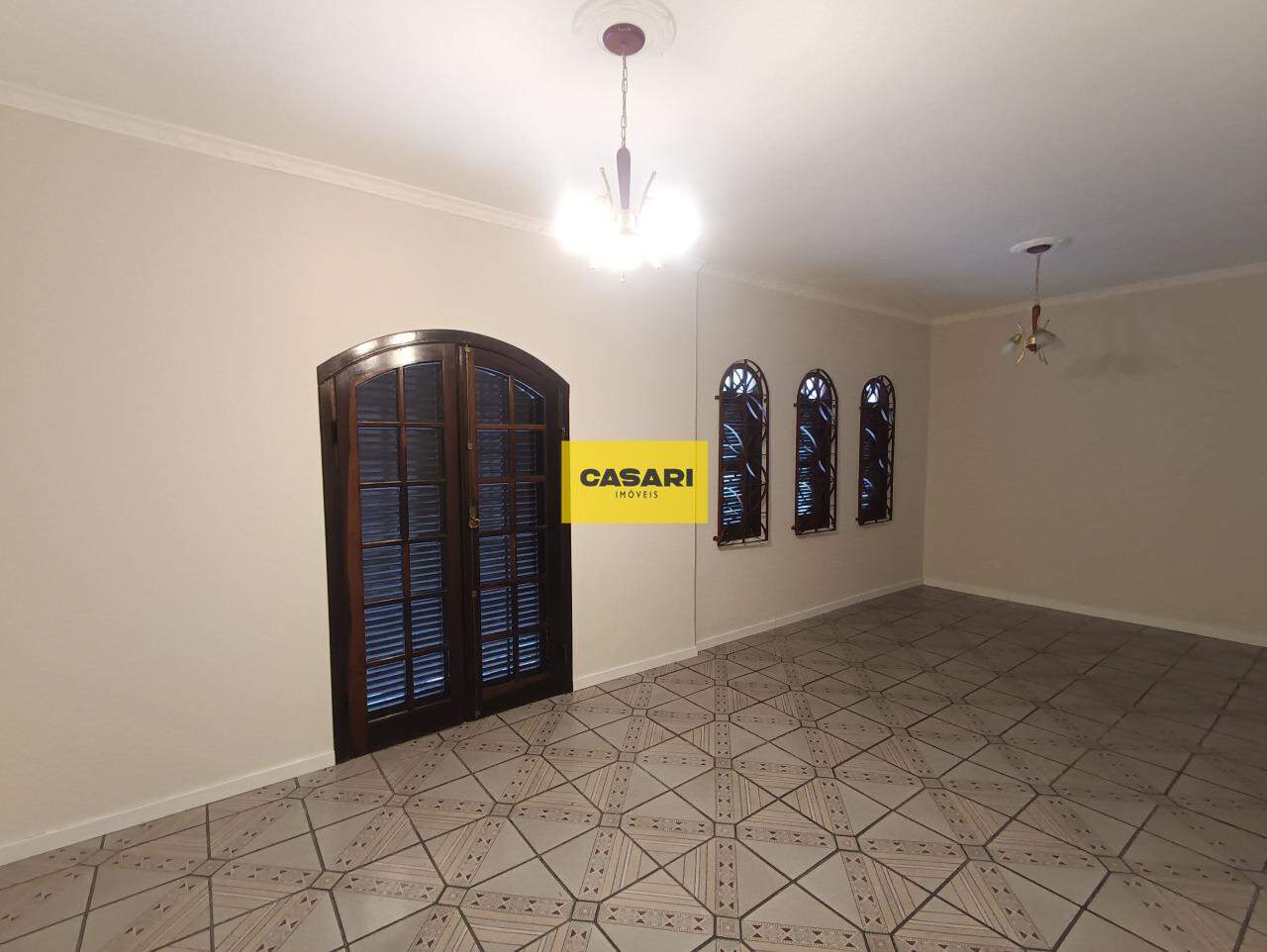 Casa Assobradada para à venda no bairro Baeta Neves, São Bernardo do Campo - Casari Imóveis: 