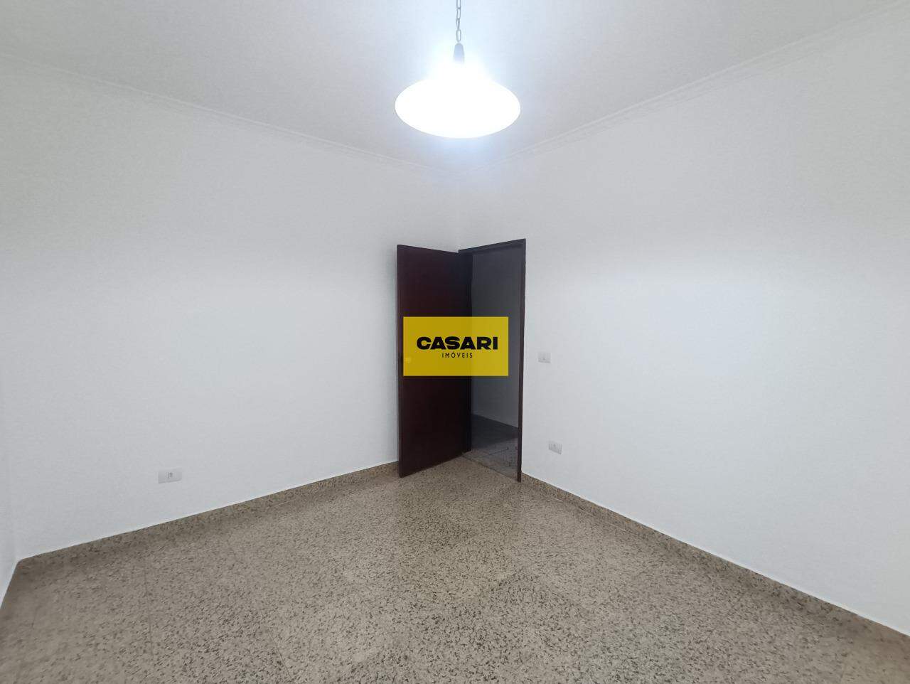 Casa Assobradada para à venda no bairro Baeta Neves, São Bernardo do Campo - Casari Imóveis: 