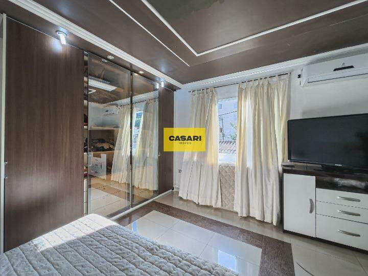 Casa para à venda no bairro Jordanópolis, São Bernardo do Campo - Casari Imóveis: 