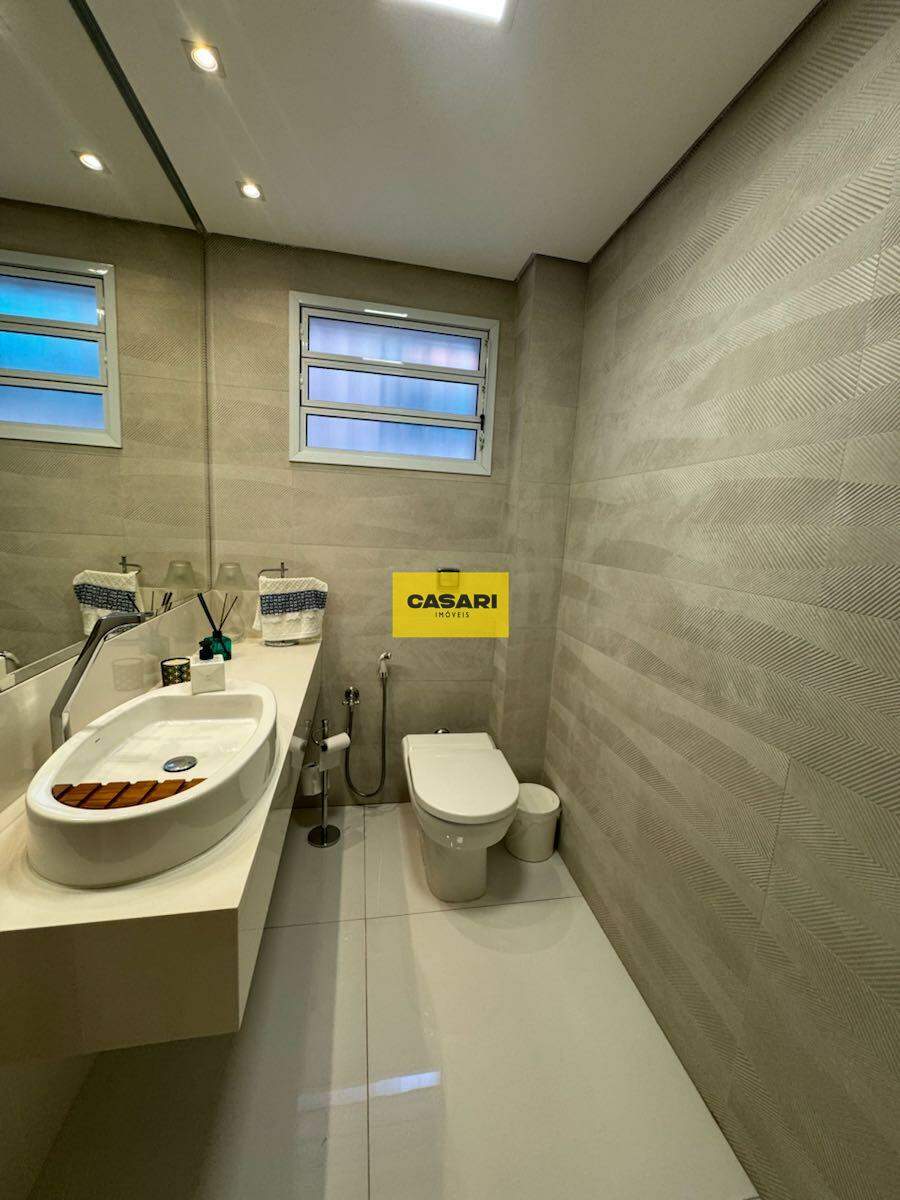 Sobrado à venda no Rudge Ramos: Lavabo