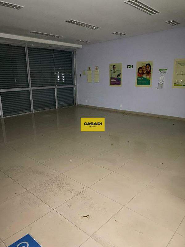 Salão para aluguel no Bangú: 
