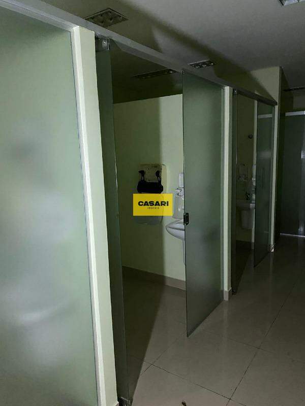Salão para aluguel no Bangú: 