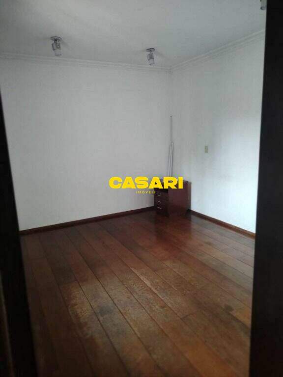 Sobrado para para aluguel no bairro Rudge Ramos, São Bernardo do Campo - Casari Imóveis: 