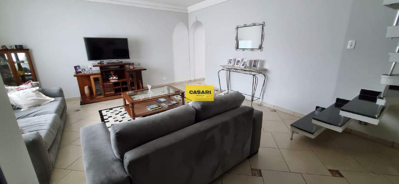 Sobrado para à venda no bairro Nova Petrópolis, São Bernardo do Campo - Casari Imóveis: 