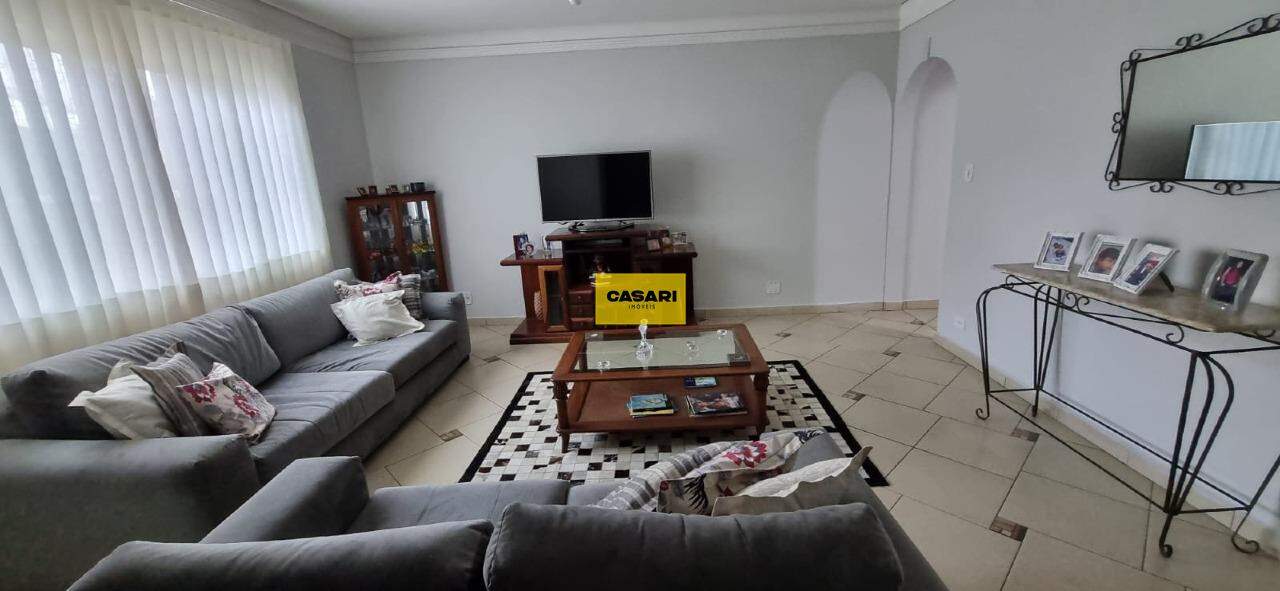 Sobrado para à venda no bairro Nova Petrópolis, São Bernardo do Campo - Casari Imóveis: 