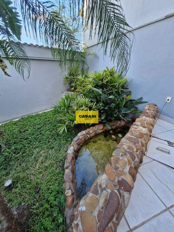 Casa Assobradada para à venda no bairro Jordanópolis, São Bernardo do Campo - Casari Imóveis: 