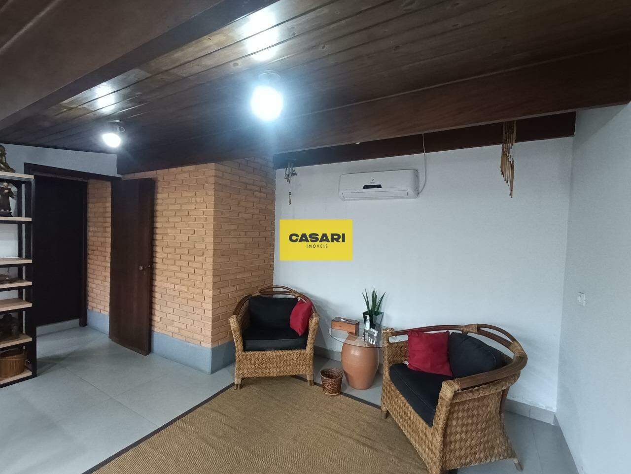 Casa Assobradada para para aluguel no bairro Vila Bastos, Santo André - Casari Imóveis: 