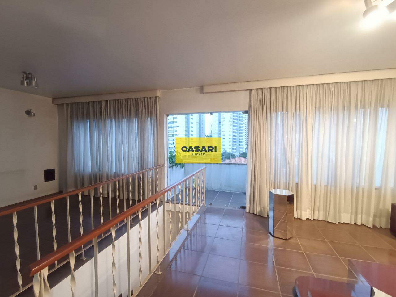 Casa Assobradada para à venda no bairro Vila Bastos, Santo André - Casari Imóveis: 