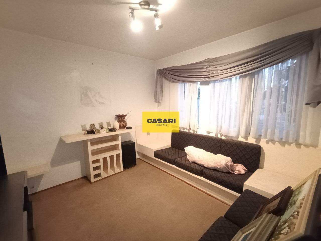 Casa Assobradada para à venda no bairro Vila Bastos, Santo André - Casari Imóveis: 