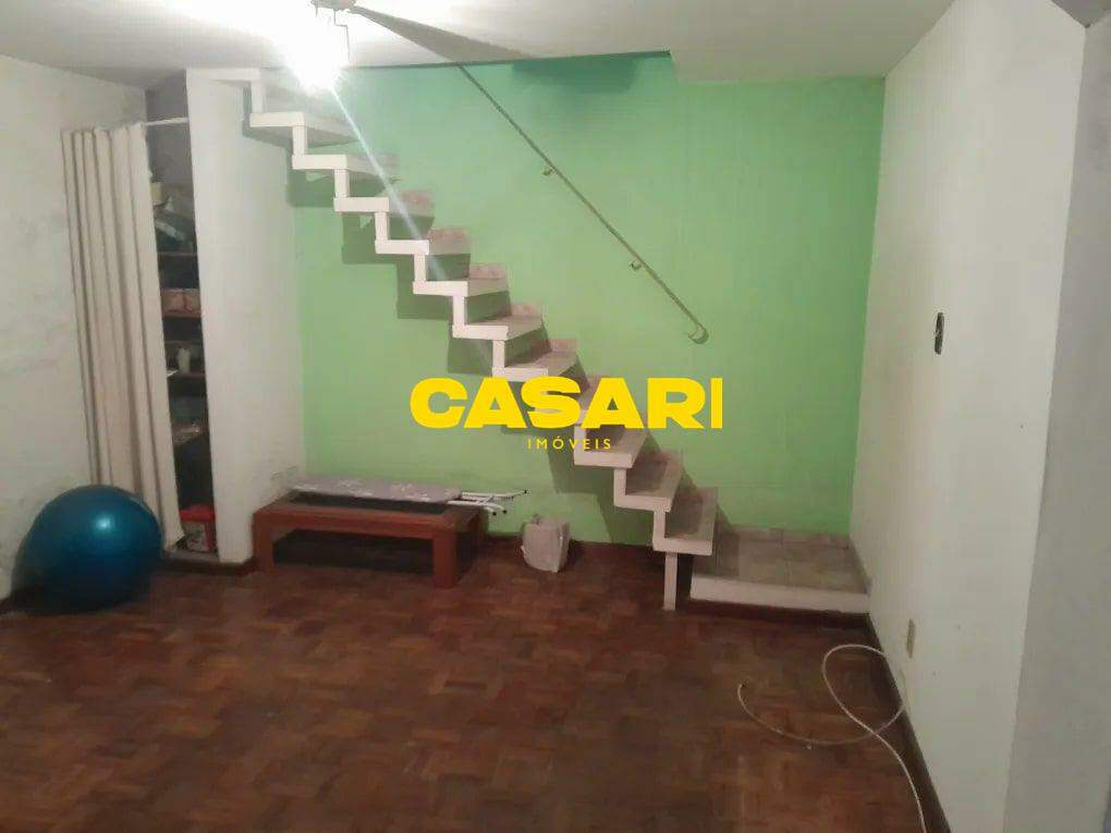 Casa Assobradada para à venda no bairro Vila Assunção, São Bernardo do Campo - Casari Imóveis: 