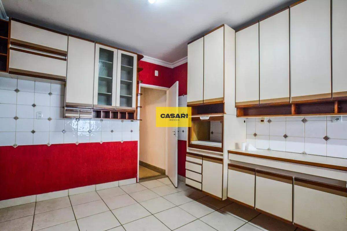 Sobrado para à venda no bairro Vila Scarpelli, São Bernardo do Campo - Casari Imóveis: 