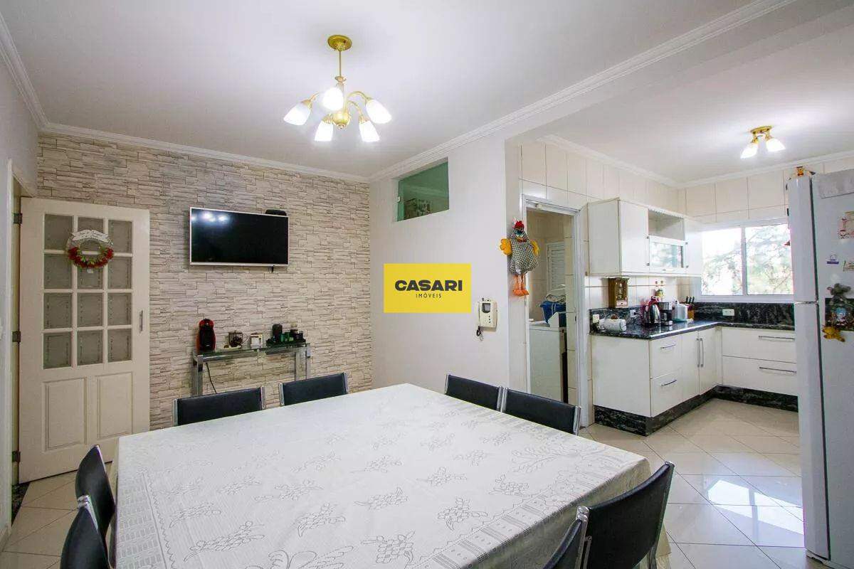 Sobrado à venda no Vila Scarpelli: 