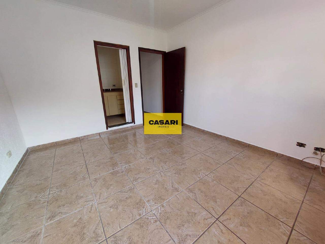 Casa para aluguel no Vila Valparaíso: 